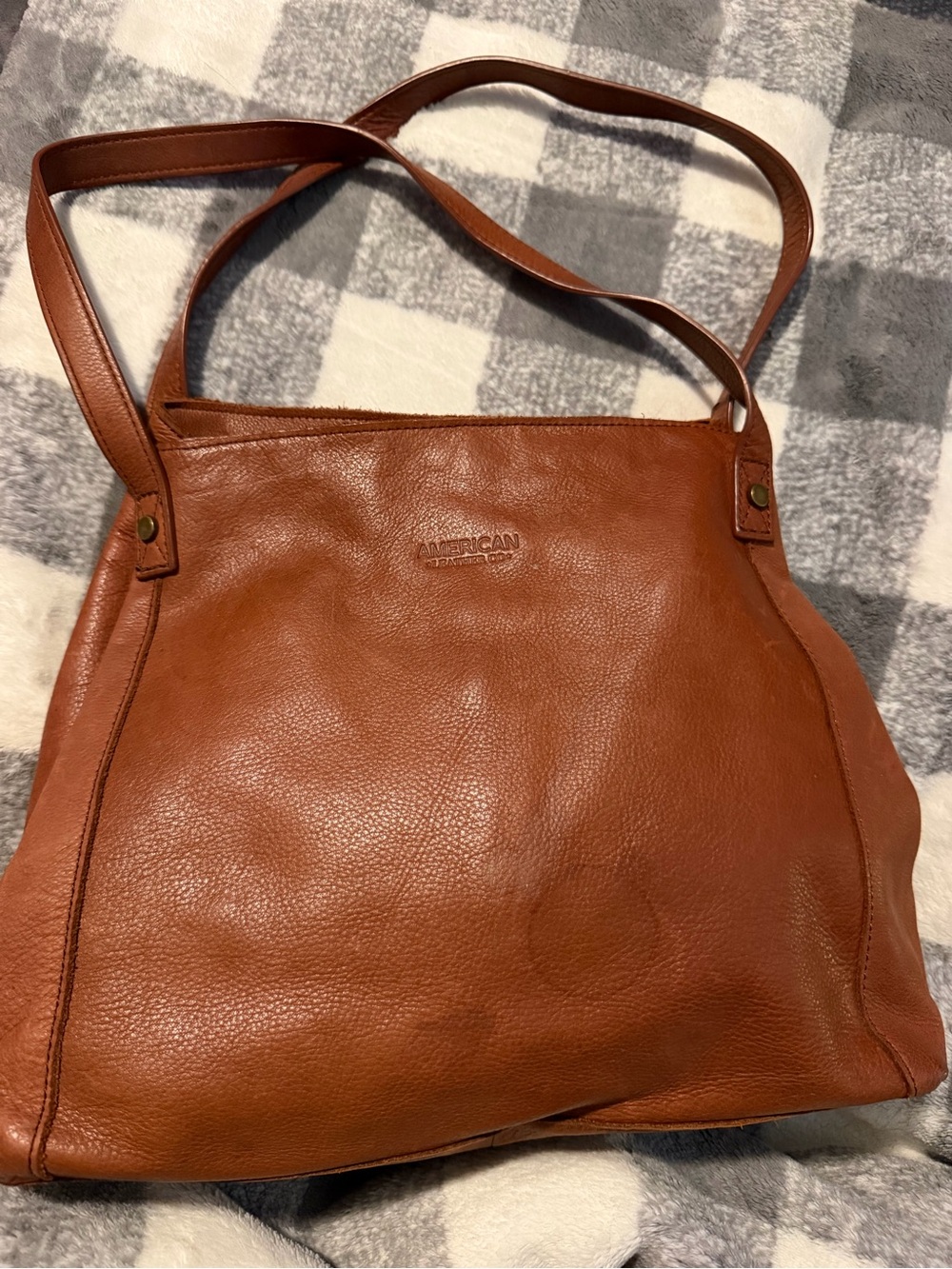 American Heritage Leather Shoulder Bag in Cognac